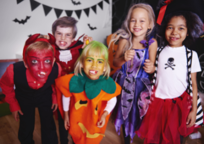 kids-posing-in-halloween-costume-5JXTFFY-1.png